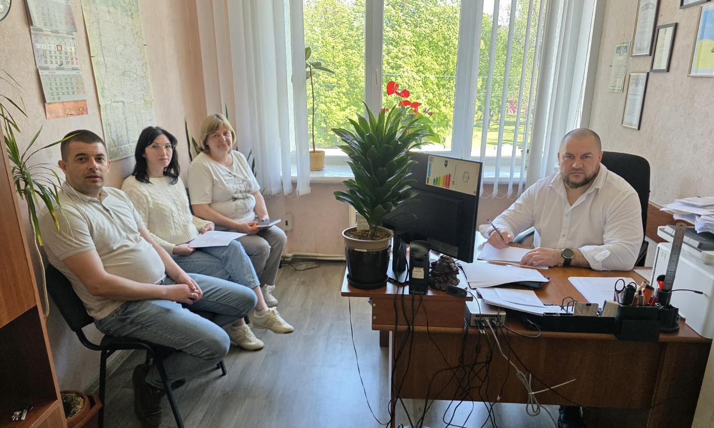 Виконання рішень про стягнення ЄСВ: у Летичеві обговорили проблемні питання та шляхи їх вирішення